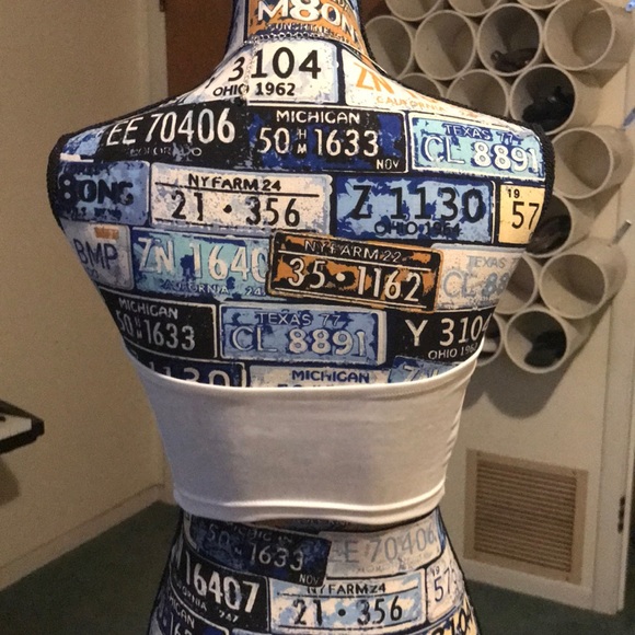 Halter top - Picture 3 of 5